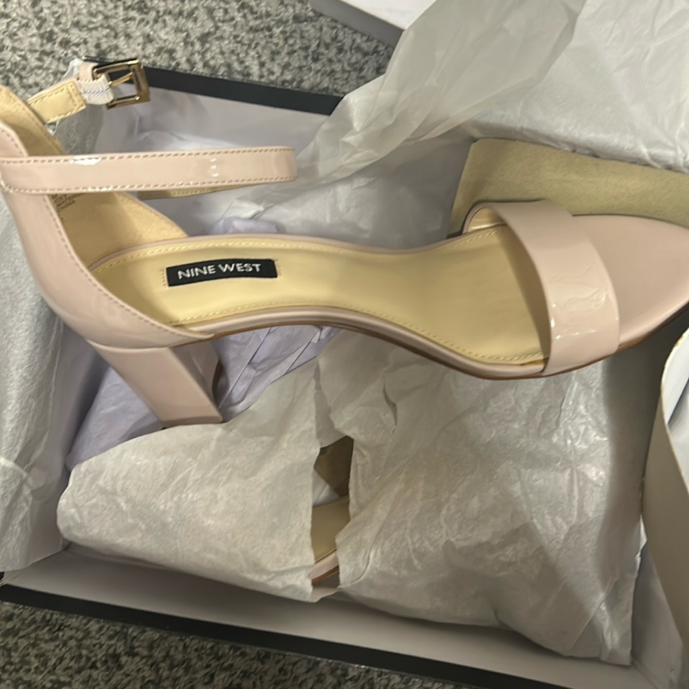 Brand new in box Nine West nude heels size 9.5